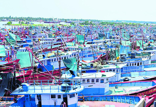 boats fishing.j